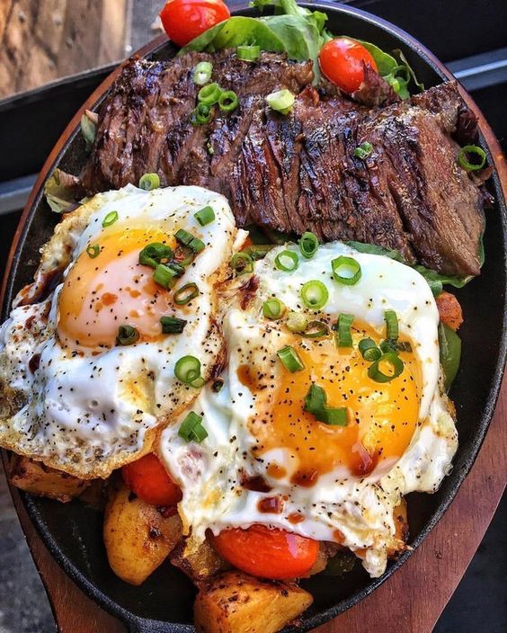 “The only time to eat diet food is while you're waiting for the steak to cook.' Julia Child 🔸Steak and Egg Hash ~Dinner for breakfast! #holyshit #food #steak #breakfast #windsor #London Recipe:tinyurl.com/4x57yu8w