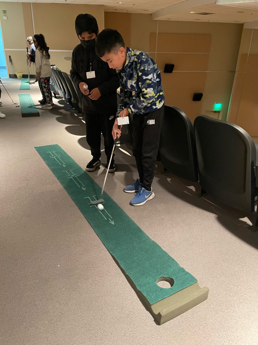 FinleyEagles's tweet image. 5th graders became bioengineers on day 2 at TGR while conducting experiments around bacterial growth, creating a pill coating that would help the medicine get to the intestines, used pipettes to create water art and even got to GOLF!

#TGRFoundation
#TGREDUCreate
#STEMStudio