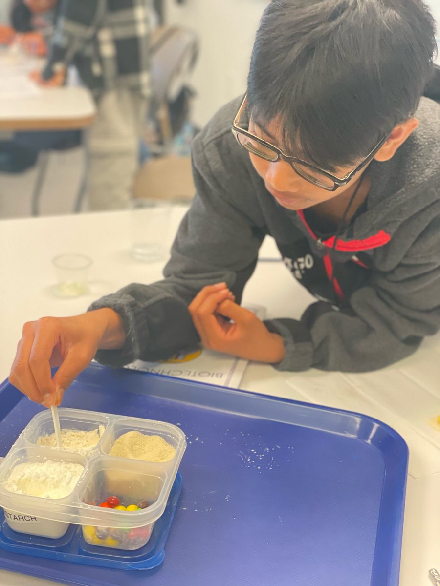 FinleyEagles's tweet image. 5th graders became bioengineers on day 2 at TGR while conducting experiments around bacterial growth, creating a pill coating that would help the medicine get to the intestines, used pipettes to create water art and even got to GOLF!

#TGRFoundation
#TGREDUCreate
#STEMStudio