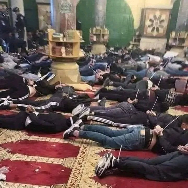 I_Shoaib54's tweet photo. Deeply distressing scenes from Al Aqsa Mosque with worshippers being beaten by Israeli forces.

Heartbreaking in this holy month of Ramadan, Israeli forces continue their aggression 💔. Our prayers with people of #PalestineUnderAttack https://t.co/GPIYIi8DAJ