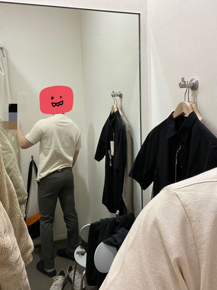 baji0316's tweet photo. 还是试衣间好拍照 https://t.co/Y3MkuOyeby