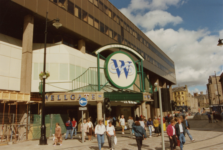 It's 45 years since the opening of the Wellgate shopping centre. Explore the history of the area with @UoD_Archives_RM learningspaces.dundee.ac.uk/dundeeunicultu… #DundeeUniCulture #olddundee