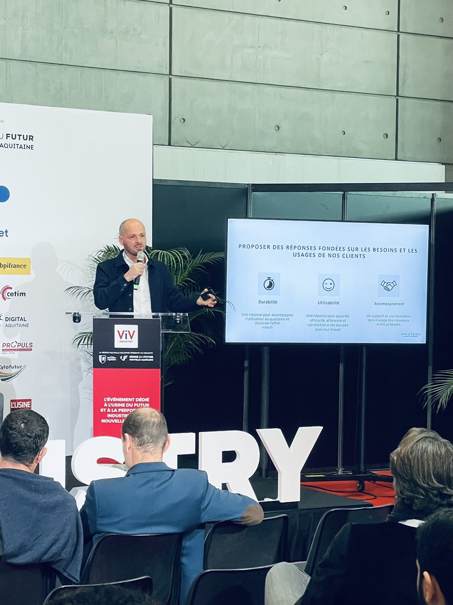 LaetitiaRichez's tweet photo. En direct de #vivindustry et de la table ronde « les nouveaux défis au service des expériences et interfaces homme-machine »
Julien Castet donne des retours clients émerveillés et revalorisés dans leur pratique.
@rouliaan @Immersion3D @vivindustry
#industriedufutur #ihm https://t.co/VKhEw4KolN