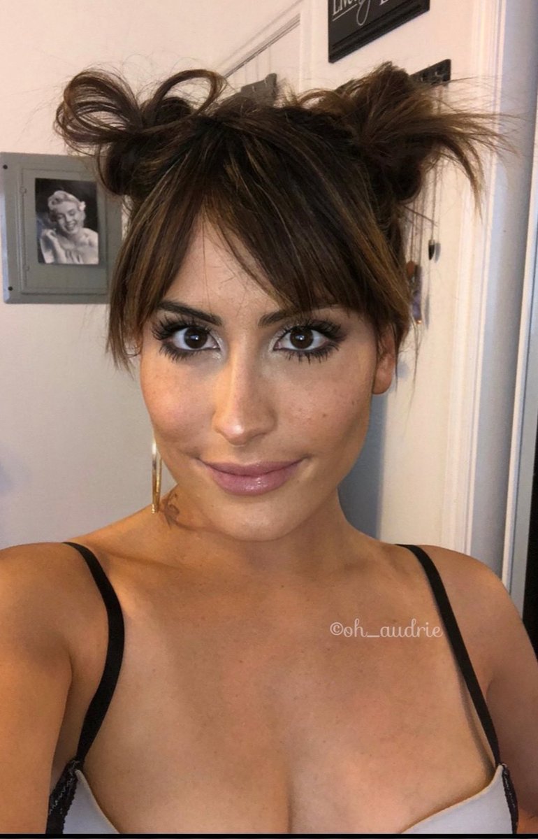 oh_audrie's tweet photo. Are my space buns still considered handle bars or….? Asking for a friend🫣😂

https://t.co/sUtfv5sxKQ

#onlyfansFree #onlyfansnewbie #latinagirlsofOnlyfans #pigtails https://t.co/8z6ouJ7qKe