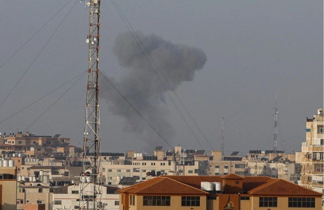 GAZA: Zionist fighter jets launched an air attack on Gaza, this morning, after claiming that rockets were fired from the area into Israel following the regime's police raid on the grounds of the Al-Aqsa Mosque.

#FreePalestine
#IsraeliTerrorist