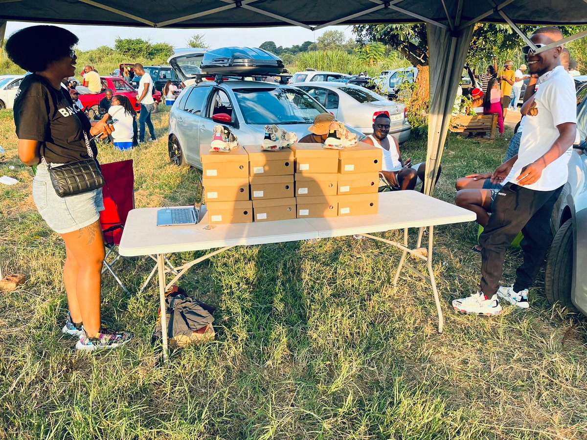balancestoresa's tweet photo. Kasi to Kasi Siyakokota
BALANCE
Available Online https://t.co/LG17cVHmUT
WhatsApp 0676852147
Astrozoom Retails for R1 199.99
Available in 3 colors
#balancefootwear #balancesneaker #balance #balanceastrozoom #astrozoom #sneakerheads #adultingshowmax https://t.co/xNBOYLwIhS