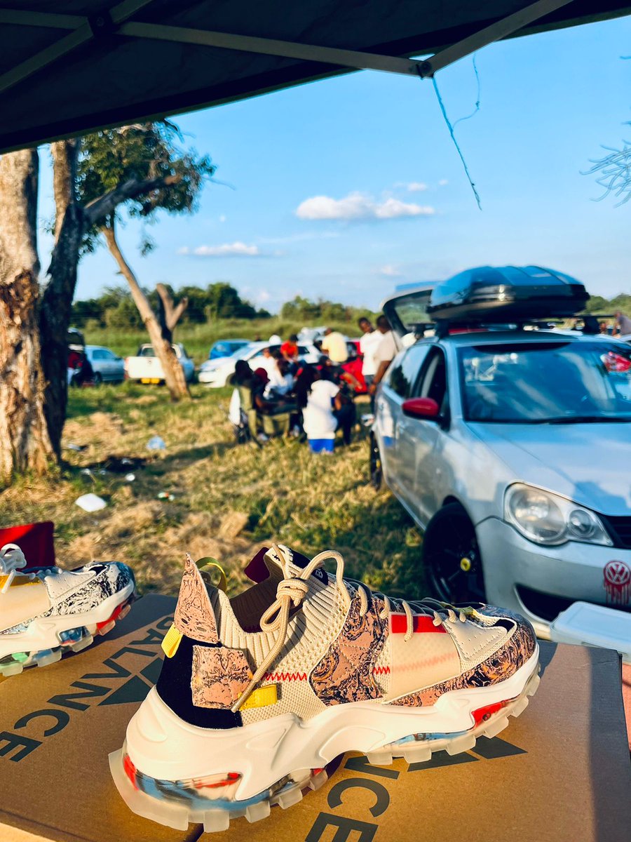 balancestoresa's tweet photo. Kasi to Kasi Siyakokota
BALANCE
Available Online https://t.co/LG17cVHmUT
WhatsApp 0676852147
Astrozoom Retails for R1 199.99
Available in 3 colors
#balancefootwear #balancesneaker #balance #balanceastrozoom #astrozoom #sneakerheads #adultingshowmax https://t.co/xNBOYLwIhS