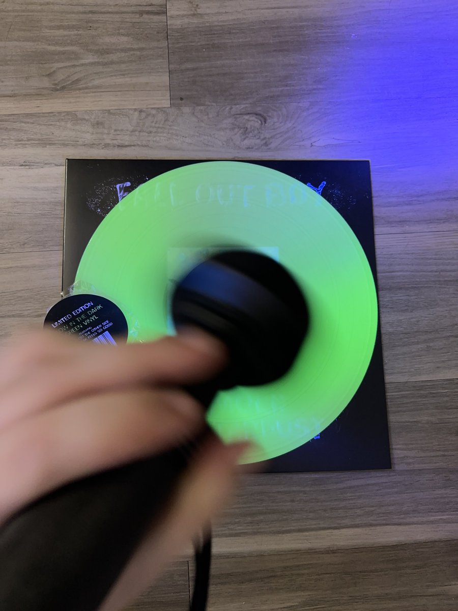 TapDatApp's tweet photo. Fastest way to give any glow in the dark item a powerful charge: Blacklight 🔦 

Fall Out Boy webstore exclusive variant of So Much (For) Stardust in Green Glow Glow Glow Light (Glow In the Dark) - 1/2000 🔋 https://t.co/j436RPFGmH