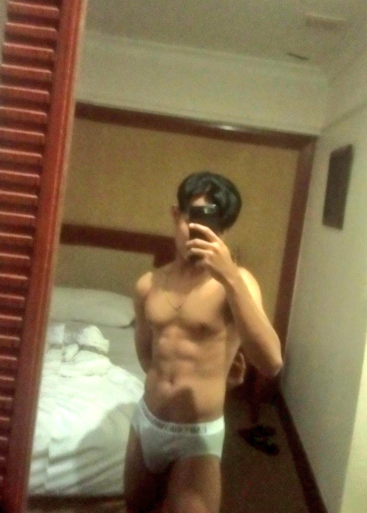 PRM17_BD's tweet photo. Ready Surabaya
https://t.co/3G8jCDPgoH

#pijatsurabaya #pijatpriasurabaya 
#massagesurabaya #pijatvitalitassurabaya #pijatmalang #brondongsurabaya #cowoksurabaya #gaysurabaya #massagesurabaya https://t.co/l8scq6Vqzx