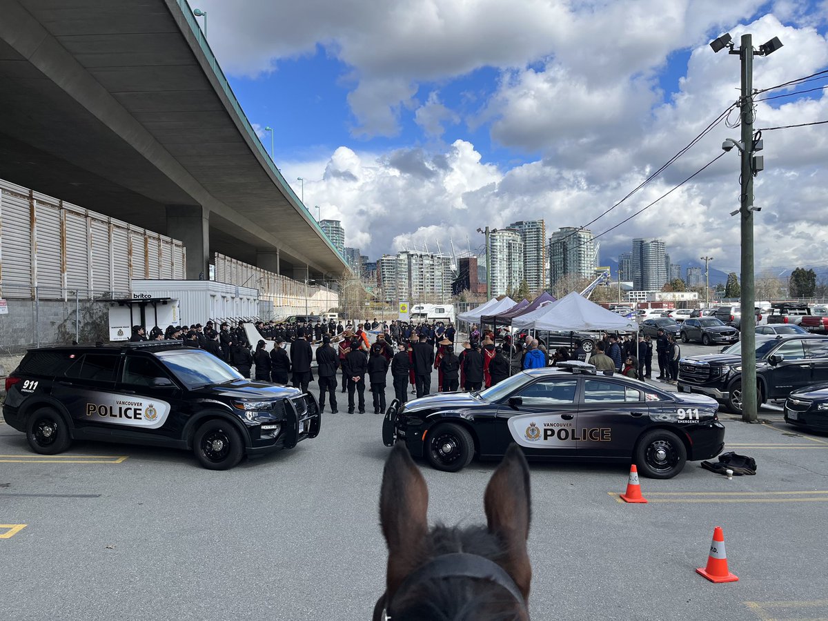 VPDHorses's tweet image. Such an honour being at this canoe waking ceremony #PullingTogether