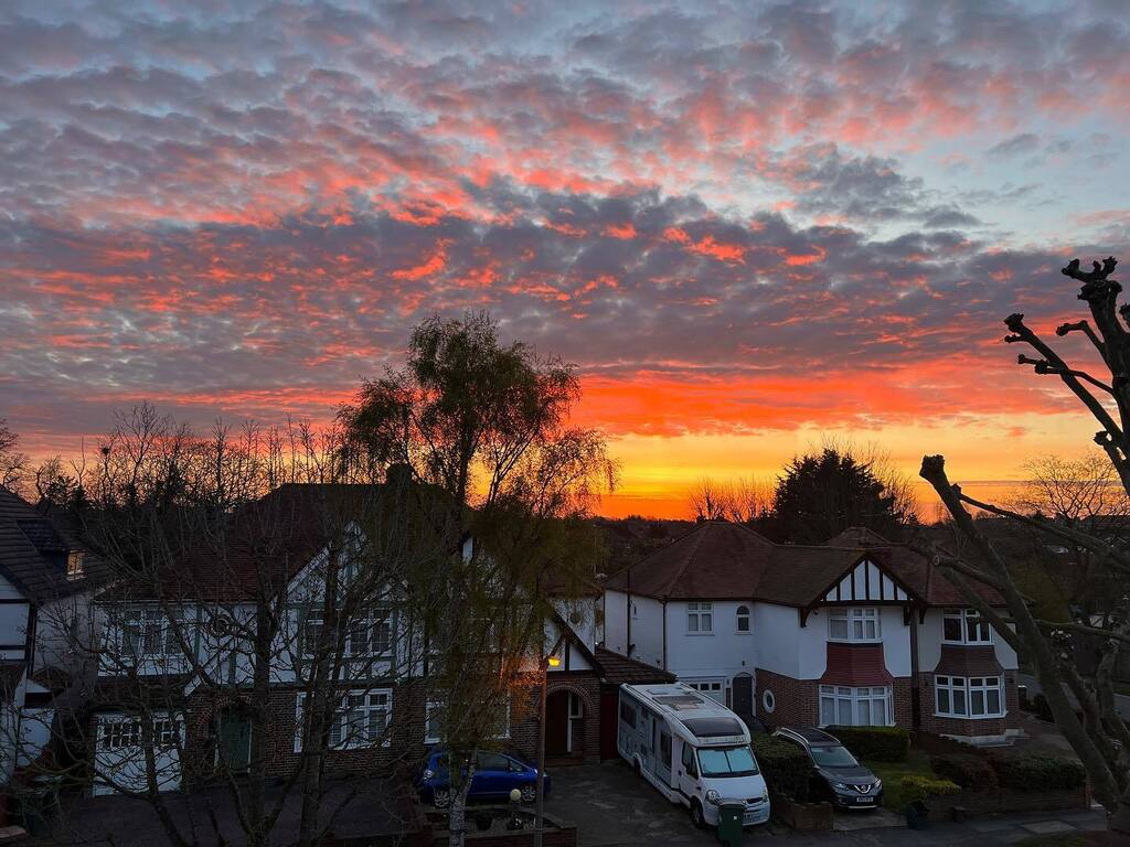 Occasionally, there is this benefit to waking up early … #nofilter required. instagr.am/p/CqpI00domOn/