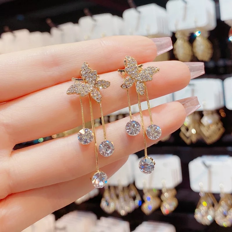 VembleyFashion's tweet photo. Elevate your #style with these sweet little Korean #earrings.
#Vembley's gorgeous #Korean #earrings are perfect for anyone who wants to add some charm to their outfit without making it too hard on their pockets.
https://t.co/JZ5ly7VcOJ
#contemporary #jewelry #jewelryaddict https://t.co/IzNAqKZadn