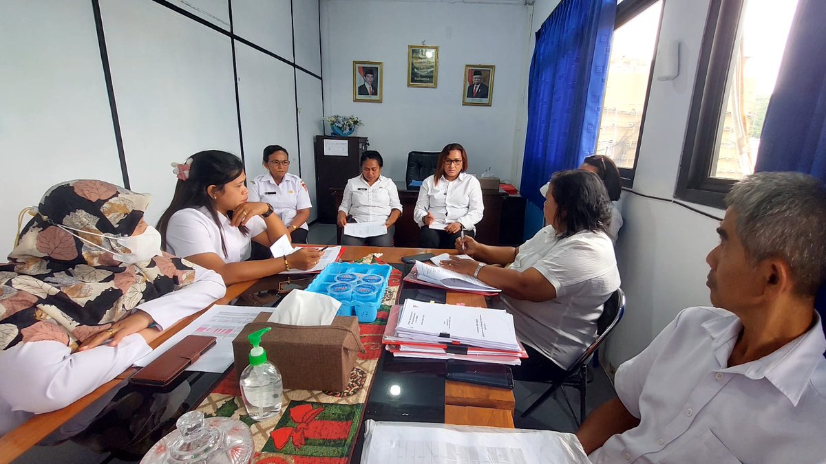 Syaiful80896589's tweet photo. (Rabu, 5 April 2023), Saiful A. Soplestuni, Luhkan Kota Ambon. Rapat kerja dan koordinasi data Penyuluh Perikanan Kota Ambon dan Dinas Perikanan Kota Ambon.
#GiatLuhkanSatminkalAmbon
#KotaAmbon
@BP3_Ambon
@puslatluhkp https://t.co/gOs47C4jxC