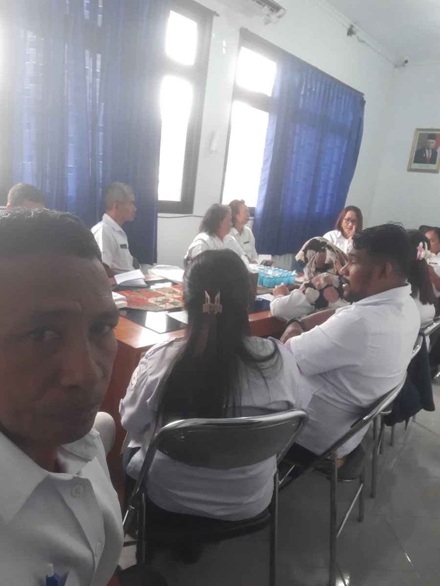 Syaiful80896589's tweet photo. (Rabu, 5 April 2023), Saiful A. Soplestuni, Luhkan Kota Ambon. Rapat kerja dan koordinasi data Penyuluh Perikanan Kota Ambon dan Dinas Perikanan Kota Ambon.
#GiatLuhkanSatminkalAmbon
#KotaAmbon
@BP3_Ambon
@puslatluhkp https://t.co/gOs47C4jxC