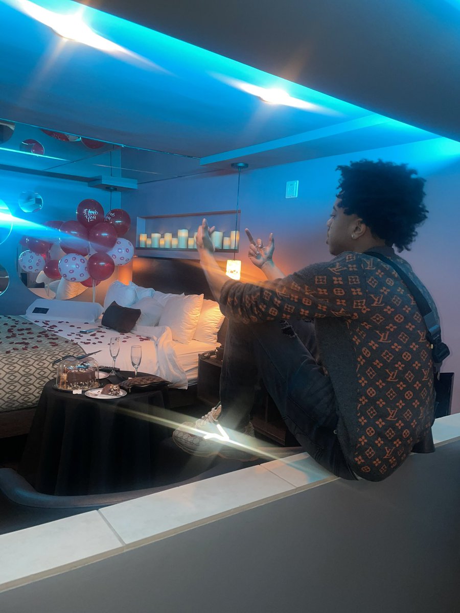 stackz_773's tweet image. THE CHOSEN ONE. THE GOLDEN ONE.Thank God for another 365🖤 #23innaraq