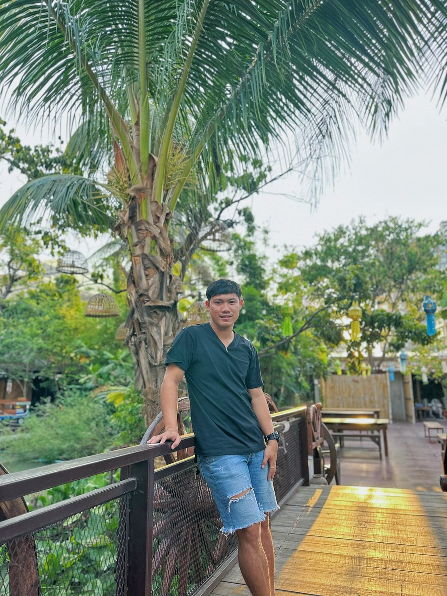 yanchatny's tweet photo. ยิ้มให้มากแล้วอะไรมันก็จะดีขึ้น ☺️ #ลาดกระบัง #ฉลองกรุง #หนองจอก #อุตรดิตถ์ #บ่าวเหนือ https://t.co/hXU3ffXRRv