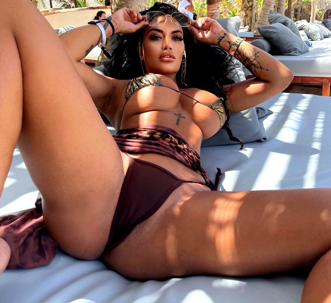 THEKHLOEKASH's tweet photo. You wish you could wake up to a view like this. https://t.co/AnyW8Yqki1