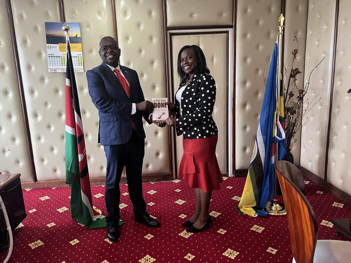 Gifted a copy of my book “Getting Things Done” to Lynette Caffaso, the President of the Public Service Emerging Leaders program (Class of 2023). Ms Caffaso is a human resource officer in my State Department.We have a duty to mentor the next generation of leaders in the public