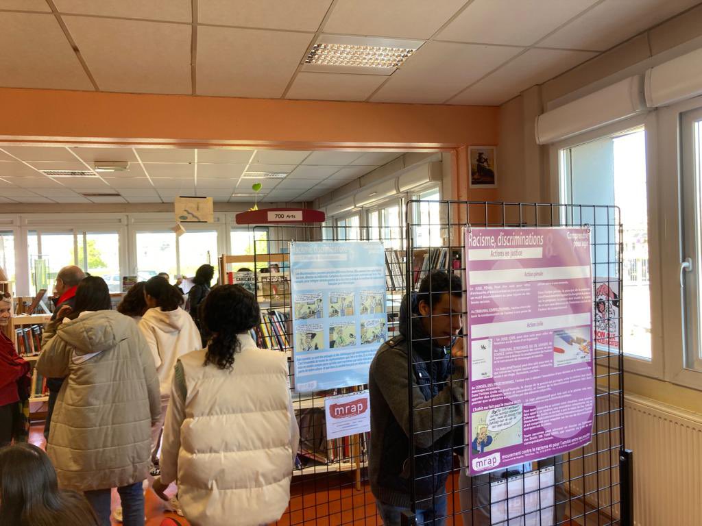 CVLMDL_LAFFEMAS's tweet photo. Hier c’était le Racisme !
La séance était précédée d’une exposition dans le C.D.I. avec l’association le MRAP. https://t.co/yKox1mBdaI