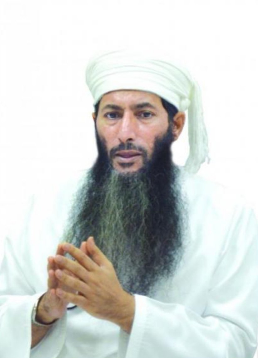 AdabOman's tweet photo. اللهمّ رحمتك للشيخ المكرّم خلفان العيسري

"يتحدث ٦ لغات بطلاقة، وملم بـ ٢٧ لغة، أسلم على يديه المئات، أسس الكثير من الشركات والبرامج الشبابية، داعية ومحاضر متمكّن، خطيبٌ مفوّه، تم تصنيفه في مجلة أمريكية على أنه من أذكياء العالم، معتزّ بدينه وهويته". https://t.co/uJU33MRbv5