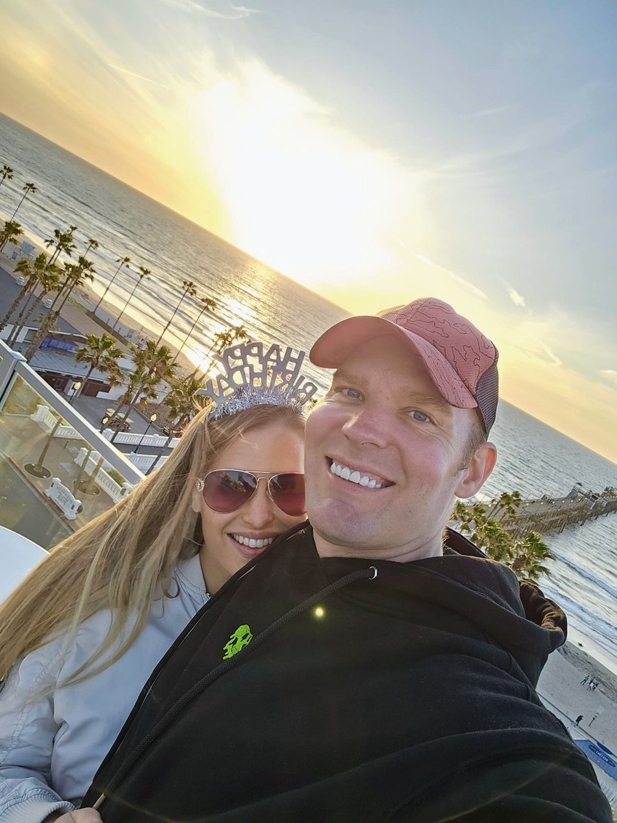 Nice birthday vibes here in sunny San Diego! 🥂🍾🎂💗

One year ago, I started my world 🌎 Web 3 speaking tour, &amp; the journey of a lifetime continues! 🔥

So happy to celebrate with my friends, fam, and my Web 3 fam 🥰

Thanks for all your love &amp; support 🙏🏻😊❤️

#birthdaygirl