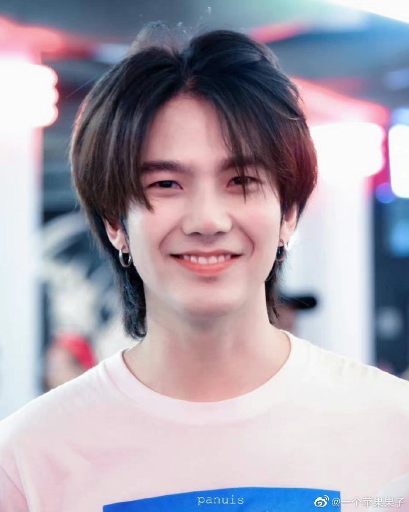 IndiraBotina's tweet photo. Y si me tatuó 04062023 será el primer tatuaje que me haga y siempre recordare este día como el mejor de todos. Quiero gritar de la emoción pero mi familia se asustaría y no los quiero despertar.
#BuidIsBack #BuildJakapan https://t.co/n80xk5wFzF