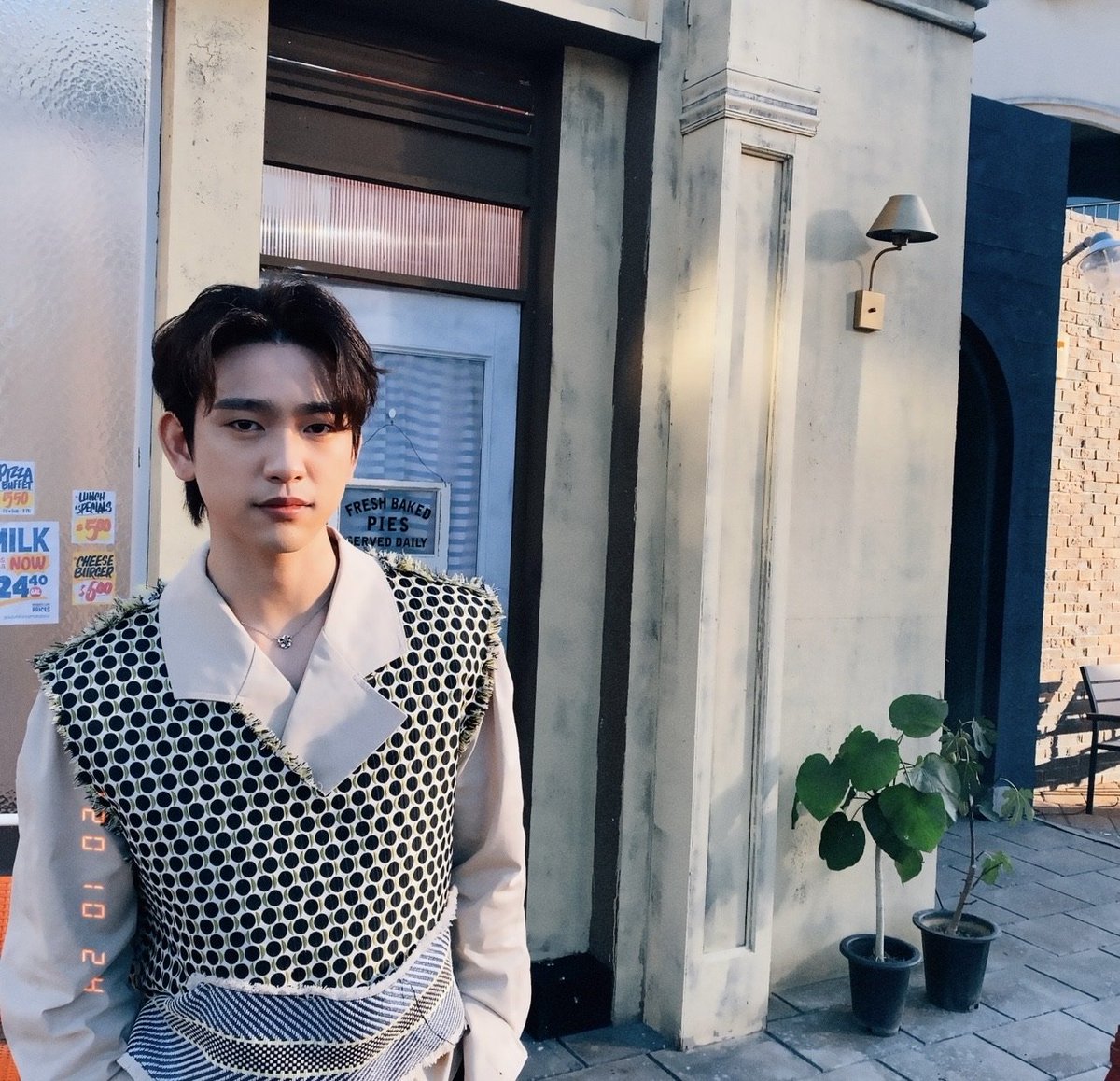 jinyoungbbl's tweet photo. 230405 https://t.co/lsKAnnrRrP