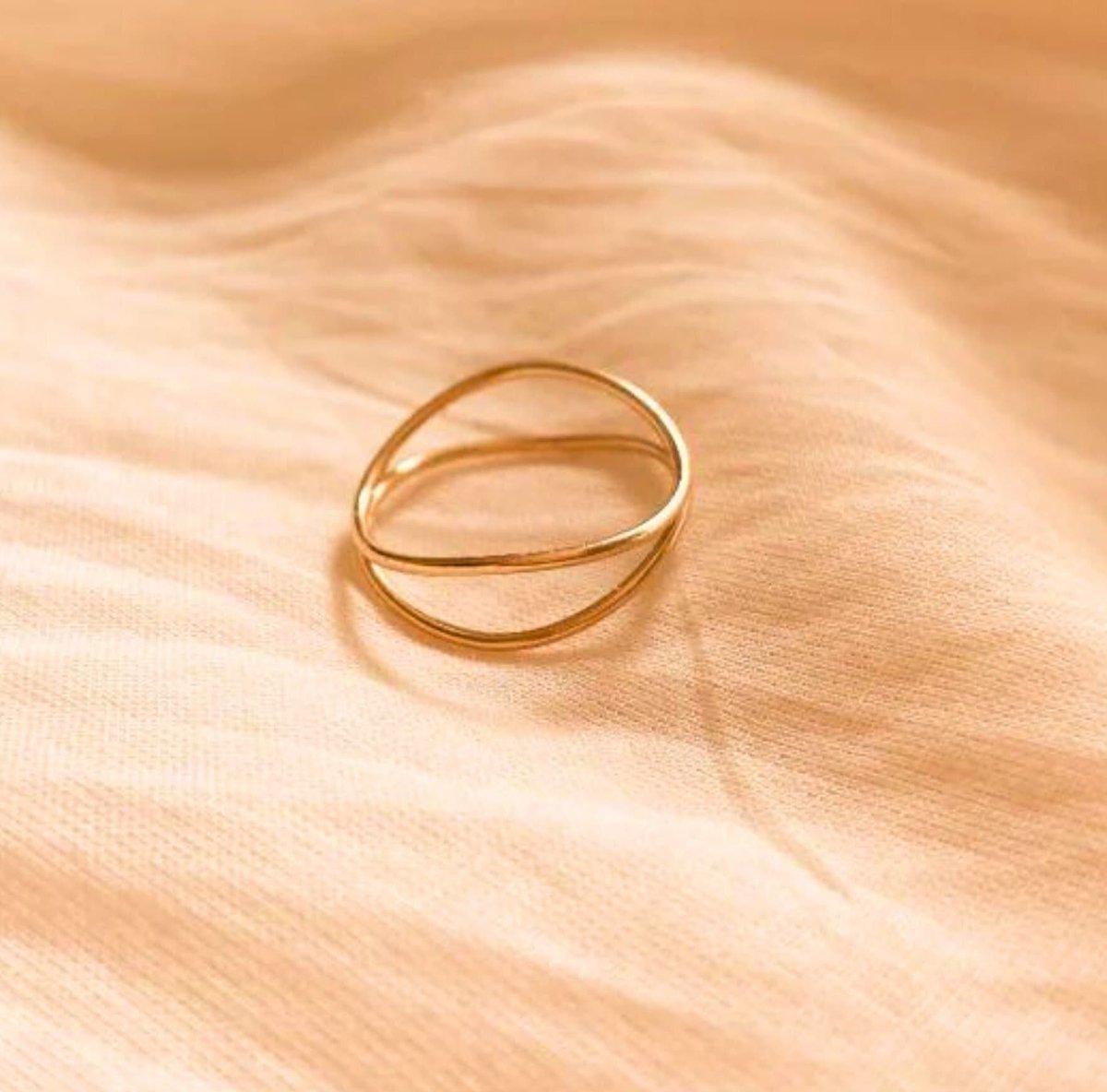 goldjewelrykeys's tweet image. Wave Ring, Infinity Ring, Gold Wave Ring, Wavy Gold Ring, Ripple Ring, Ocean Surf Jewelry, Thin Gold Ring, Curved Band, Stacking Gold Ring etsy.me/3nQI13x
#wavering #goldring #daintygoldring #stackingring #thingoldring #doublebandring #thingoldring #promisering