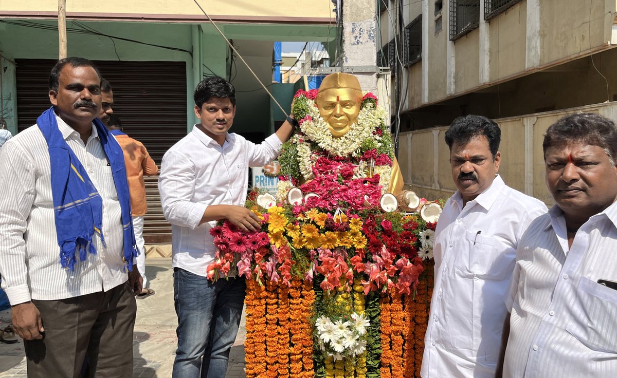 JAGANBRS's tweet photo. Paid floral tributes to Dr. Babu Jagjivan Ram on his birth anniversary https://t.co/ocqYzfQkfn