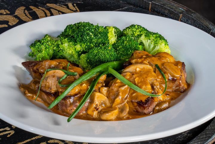 lsbboise's tweet photo. Step in from the rain and join us at Lock Stock &amp; Barrel for our delicious weekend specials! 🥩

.
.
#eatwellpeople #lockstockboise #downtownboise #boiseidaho #eatlocal https://t.co/FUvMWFimD0