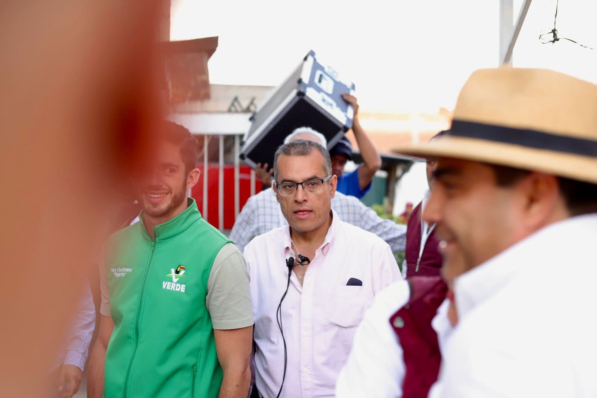 Es un honor para  mi el volver a caminar en la campaña de la maestra Delfina Gómez en la coordinación de giras de la batalla maestra 2023 
! Es un honor estar con la mejor !
! Ya llego ya está aquí la va a sacar al pri !
! Delfina gobernadora ! 
Gracias por la confianza Maestra !