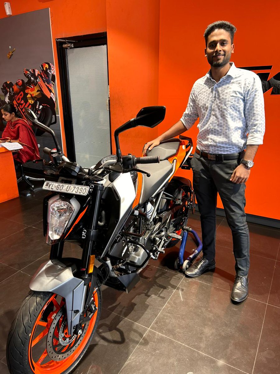 abhinav_udma's tweet photo. First ride.♥️
#KTMINDIA
#ktmduke200 https://t.co/pZv6B8QFmr