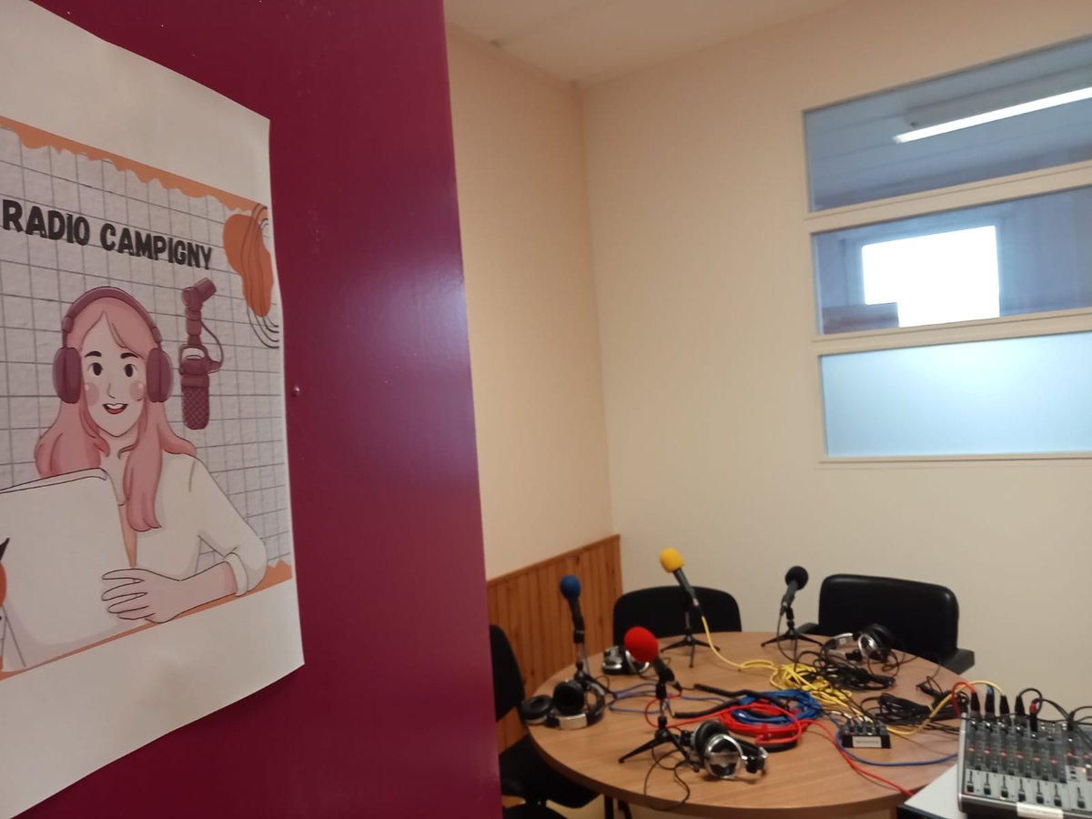 En direct de Radio Campigny....les 4emes de Mme Bellier dans le studio du CDI #SMPE #EMI #SPM2023 <a href="/dsden76/">DSDEN76</a> <a href="/ac_normandie/">Académie de Normandie</a> <a href="/Canope_76/">Atelier Canopé 76</a>