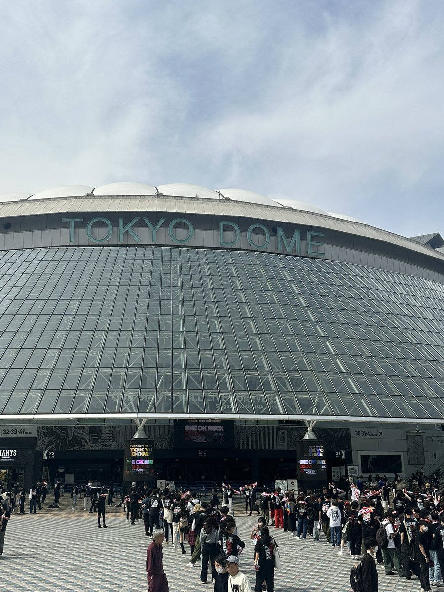 KENKENPA10969's tweet photo. めっちゃくちゃ久しぶりのLive

人生初のドーム楽しむぞ〜！ https://t.co/pORwppriip