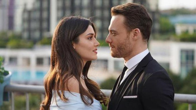 blvcom's tweet photo. 🎥 La emisión de #loveisintheair logró 658.000 ESPECTADORES ÚNICOS (AA) en @divinity_es.
❣️Con #KeremBürsin y #HandeErçel #LoveIsInDivinity4A reunió 284.000 espectadores de media y el 2.0% de share.
#Audiencias 📺📊 https://t.co/XJ68kWgIPX
