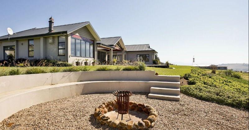 JawitzProp's tweet photo. If top quality finishes, spectacular views & absolute perfection is what you are aiming for in a home, then look no further.
Click on our link to see more of this Intaba Ridge Secure Eco Estate Home in Pietermaritzburg.
Registered with the PPRA.
#Jawitz #RealLifeRealEstate