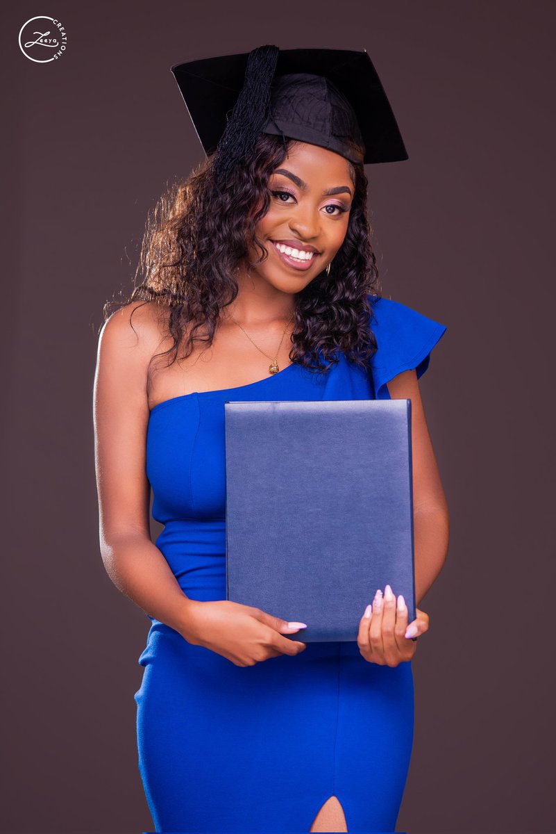 MirahGerman's tweet photo. Congratulations @kisha_german !!!! Super super proud of you🤭🤭

I'm a big sis to a whole Mathematical Scientist (Statistics &amp; Computing) Graduate with A CREDIT💅💅🍾🍾🍾🍾🍾🍾🍾🍾🍾🍾🍾 https://t.co/ykvYTHslAV