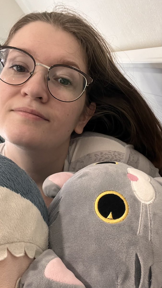 Lanka_Lesedium's tweet photo. Good morning! do you sleep with toys?🧸 I’m 32, I do))) https://t.co/cqjJiAziWg