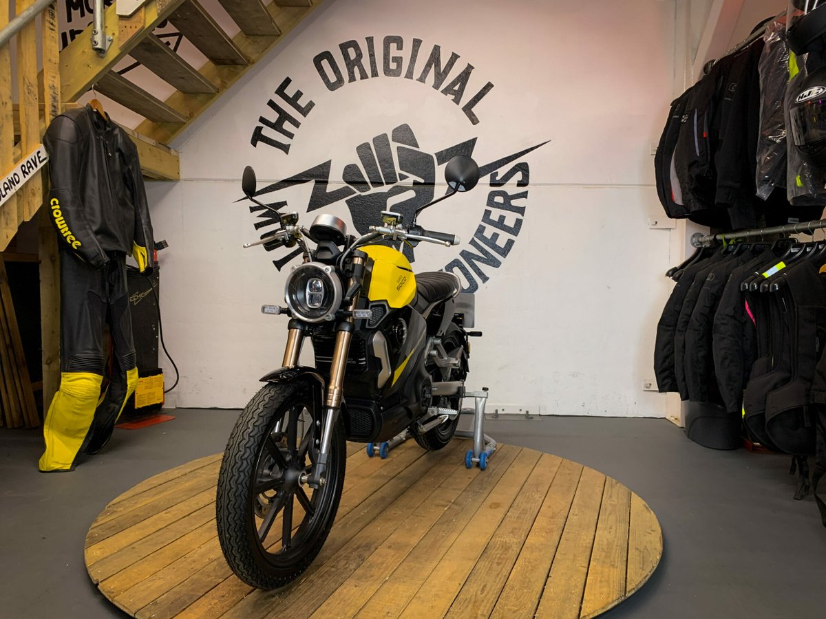 EngElecMotCo's tweet image. 2022 Super Soco TC Max £3,990⚡️EEMC Warranty, 
High-Voltage-Health-Check, Part Ex, Optional Mobile Servicing, Financing Available &amp;amp; Nationwide Delivery - for more info🏍️ bit.ly/3zByT5H #supersoco #tcmax #electricmotorcycle #motorcycle #commute #bike #EVs #VmotoSoco #used