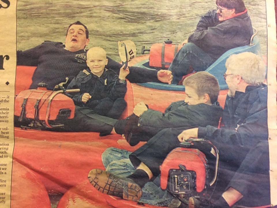 pbfireengineadv's tweet photo. So proud to help organise this event for many years  with Andy Chapman  Jon Bickers  for the 35th anniversary piam brown fire engine run at Paultons Park  who also celebrate there 40th anniversary this year on Saturday 22nd of April 2023 #event #smiles  #makeadifference https://t.co/SeyujlPNL4