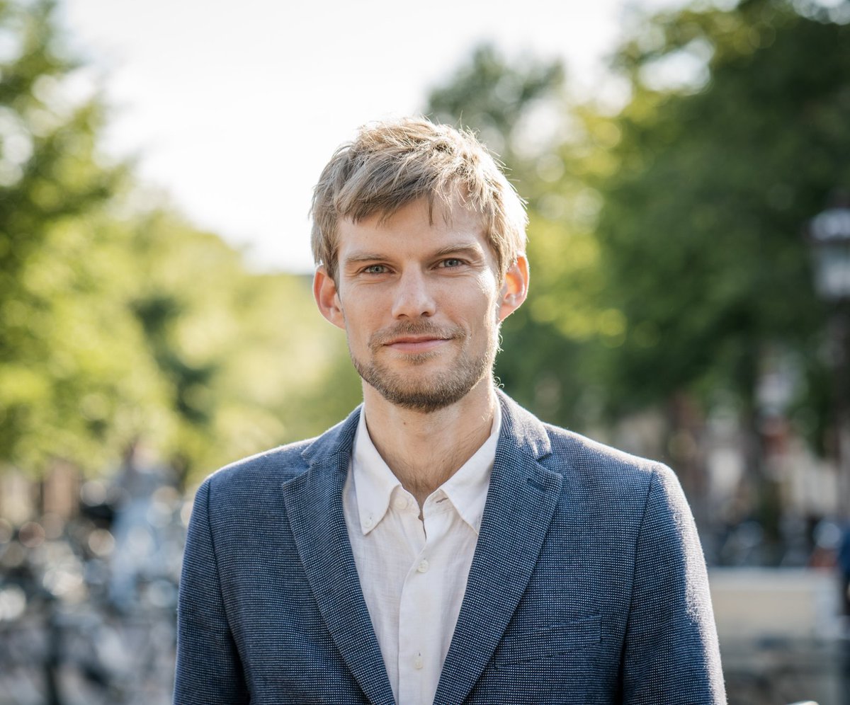 "De regeneratieve transitie is onmogelijk uit te voeren zonder de financiële wereld. Gebruikmaken van die financiële wereld, daar is de niet-regeneratieve landbouw heel goed in. Tijd dat wij dat ook leren en doen!", aldus <a href="/KoenvanSeijen/">Koen van Seijen</a>
Praat je mee? voedselfamilies.nl/activiteit/voo…