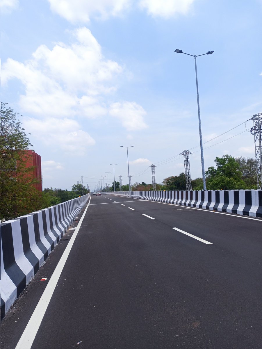 uskumar1301's tweet photo. New Natham Road Flyover & Kalaignar Memorial Library, Madurai.
@city_madurai @mducollector @Mdu_CityPolice @PMOIndia @nitin_gadkari @SuVe4Madurai @ptrmadurai #Madurai #NathamFlyover #Nh785 #Templecity #Maduraimetro https://t.co/Kv6VKoS2tY