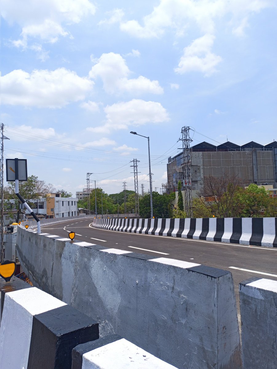 uskumar1301's tweet photo. New Natham Road Flyover & Kalaignar Memorial Library, Madurai.
@city_madurai @mducollector @Mdu_CityPolice @PMOIndia @nitin_gadkari @SuVe4Madurai @ptrmadurai #Madurai #NathamFlyover #Nh785 #Templecity #Maduraimetro https://t.co/Kv6VKoS2tY
