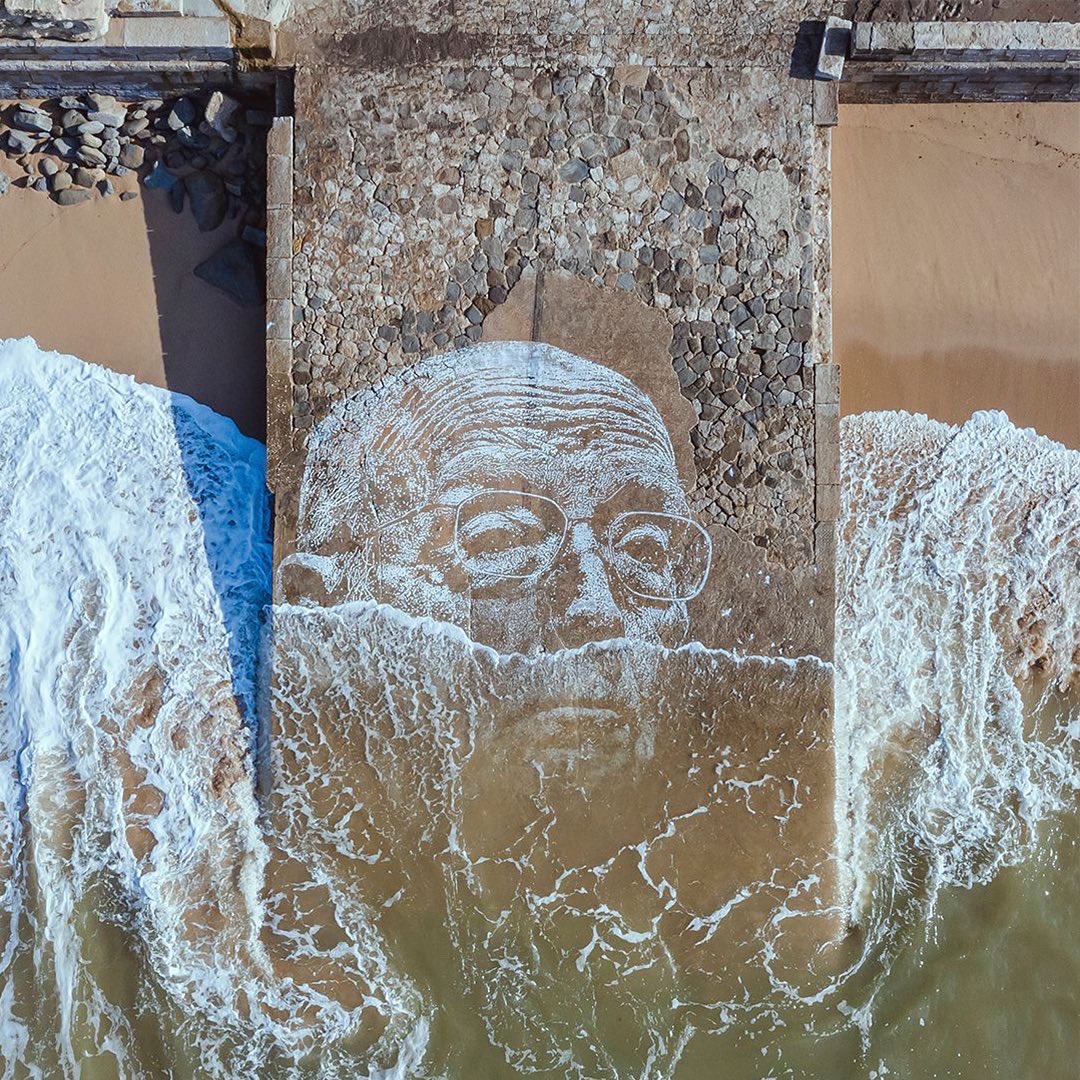 vhils1's tweet photo. The stone raft
A jangada de pedra https://t.co/b2oVSurB5s