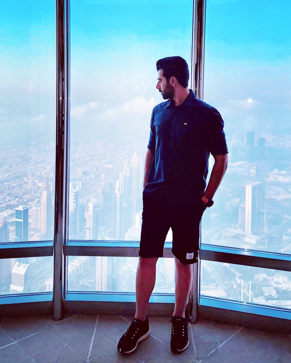 صبح بخیر از بالاترین طبقه از بلندترین برج دنیا 🫠✋🏽
#burjkhalifa