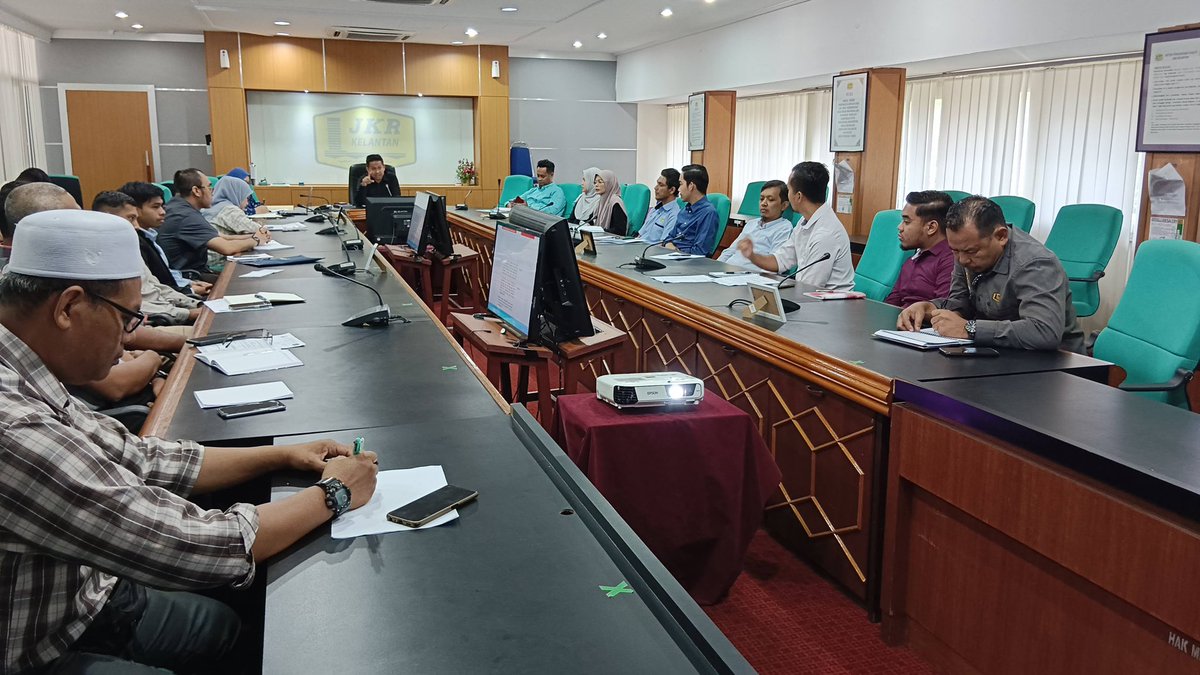04.04.2023 (Selasa)

Mesyuarat KIK JKR Kelantan telah diadakan di Bilik Gerakan, Ibu Pejabat JKR Negeri Kelantan. Mesyuarat ini telah dipengerusikan oleh Encik Amzar, Jurutera Elektrik, Bahagian Pengurusan Korporat.
