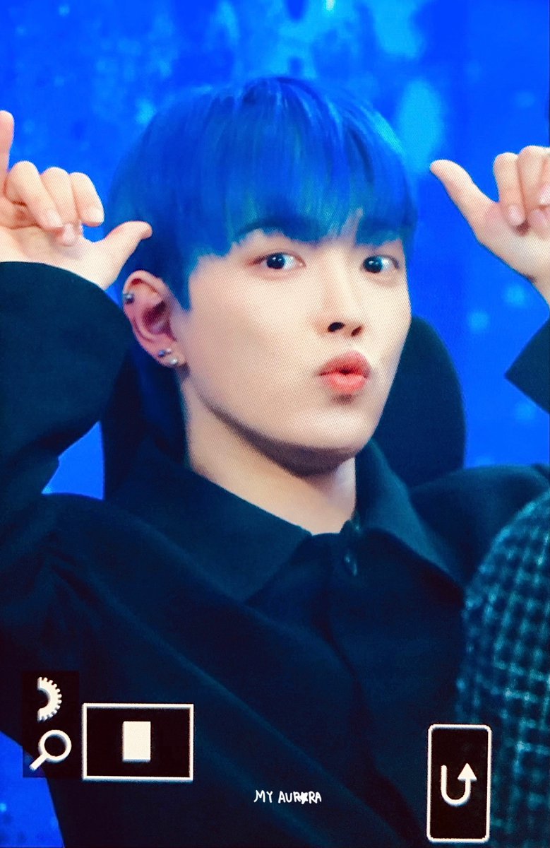 myaurora1107's tweet photo. 230405 😭😭
#홍중 #hongjoong #에이티즈 #ateez https://t.co/NQaiCgme7v
