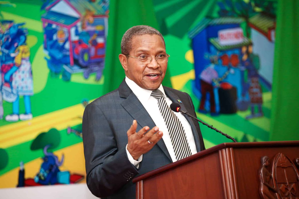 "It's important to celebrate Africa’s food systems transformation champions", states #AFP Chair, H.E. <a href="/jmkikwete/">Jakaya Kikwete</a> , on <a href="/cnbcafrica/">CNBC Africa</a>.

Entries for #AFP2023 are ongoing, with the winner set to be announced at #AGRF2023.

Details in the chairman's piece, here bit.ly/3ZJF3LN