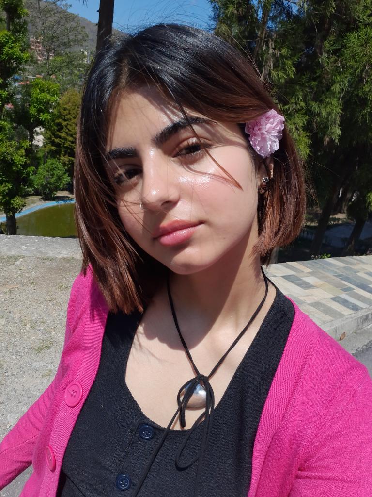 Hella Badid tweet media