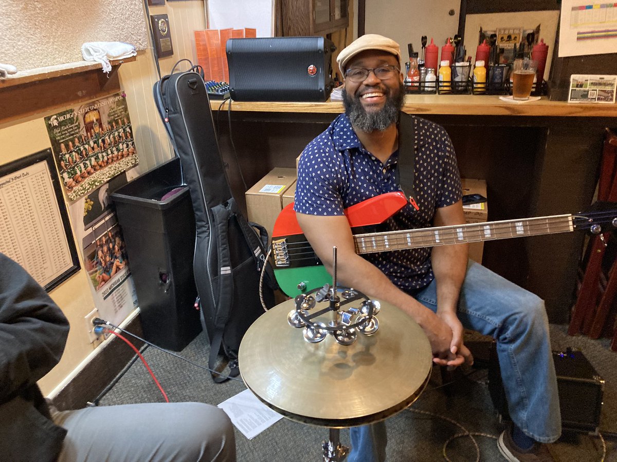 Warming up yesterday for first Tuesday Happy Hour gig <a href="/ThePeanutBarrel/">The Peanut Barrel</a>  - great time, great crowd! #GrooveDrs3